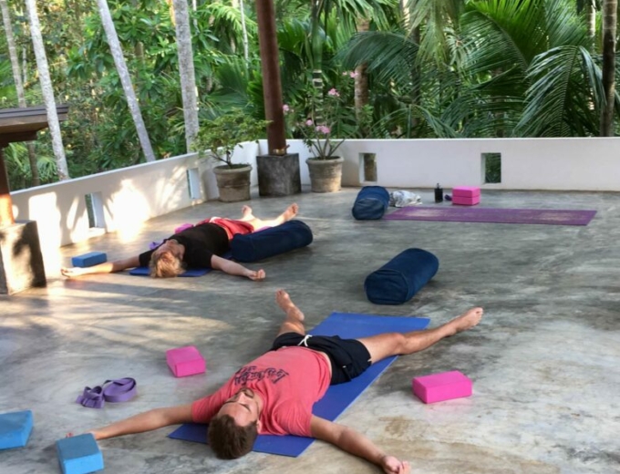 deluxe yoga retreat sri lanka