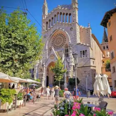 Shine Yoga Retreat in Puerto de Soller Yoga Retreat Puerto de Soller Shine Yoga